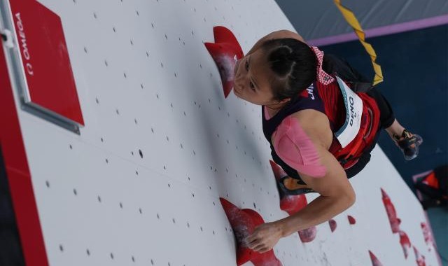 开云-【人物】先苦后甜 历练让邓丽娟爬得更快更稳