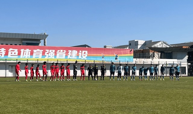 kaiyun-海港B队与苏超镇江队进行热身赛，李圣龙20分钟一球两助