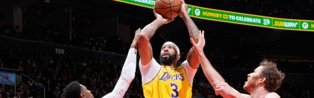 开云体育官网-登上得分榜第一！最强浓眉上线无解：詹皇变帮手