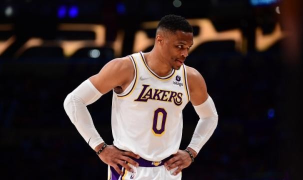 kaiyun-【揭秘】湖人今夏尽力兜售韦少 最后为何选择保守？