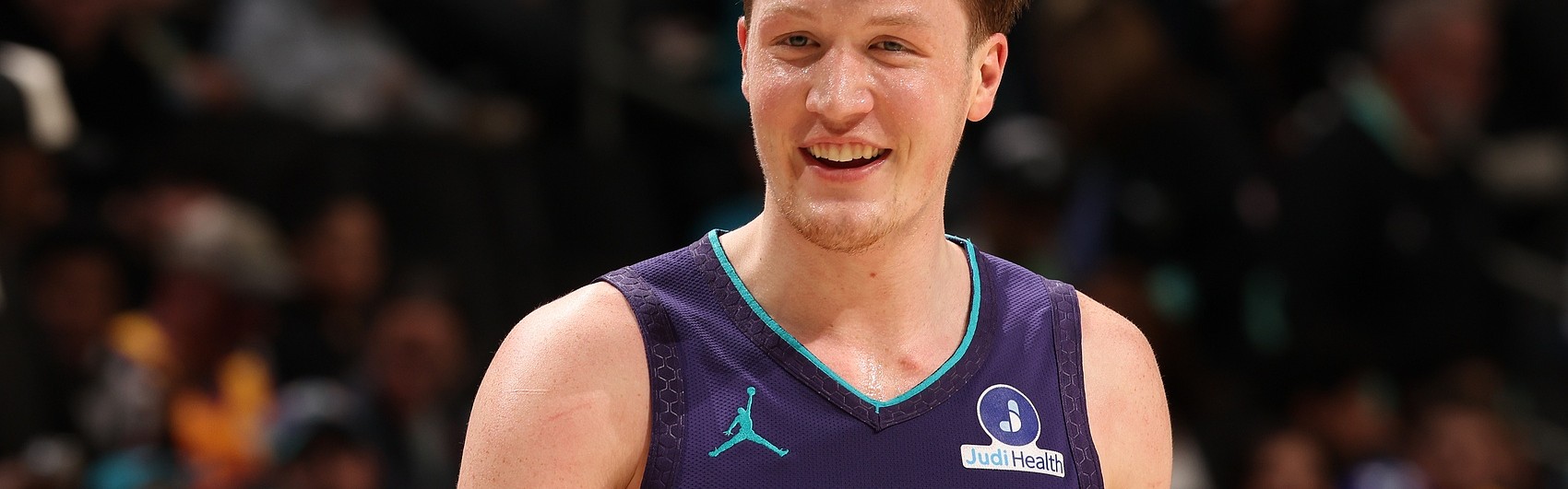 开云体育下载-专打硬仗！黄蜂客场豪取10连胜 期间大胜绿军29分 血虐掘金23分