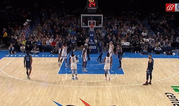 kaiyun-莫兰特对话球迷遭驱逐 赛后晒图暗示裁判撒谎