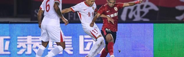 开云官网-中超保级三队上演冲刺战 亚泰斗志让对手汗颜