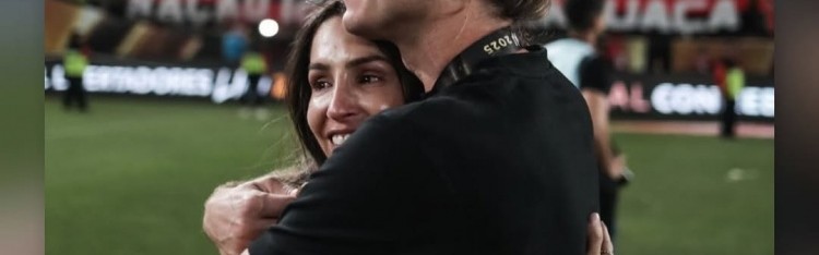 kaiyun-妻子社媒晒与费利佩合照：我爱你，对你的钦佩尊重与日俱增