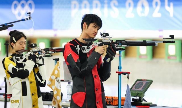 开云体育下载-射击队“青春风暴”继续，黄雨婷/盛李豪夺巴黎首金