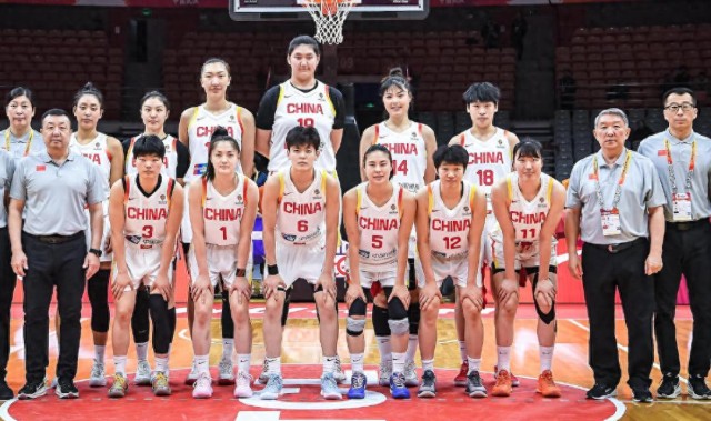 出线了！中国女篮84-74，数据一清二楚，不是韩旭，最大功臣是她