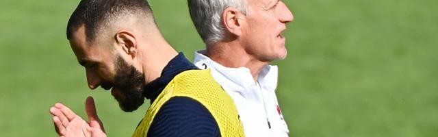 开云官网-西媒揭秘：本泽马被德尚“扫地出门”，伤病只是借口