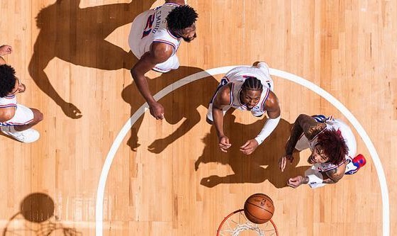 马克西33分恩比德27+8+4+2 76人轻取猛龙