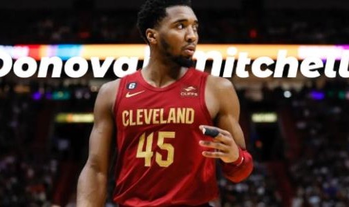 开云官网-【现场】骑士联防奏效，米切尔下半场接管比赛