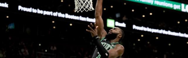 开云体育官网-塔图姆缺席无碍绿军赢球 7人上双轰130分展现深度