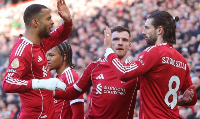 利物浦惨遭绝平，第90分钟丢球，斯洛特不敢相信，无缘杀入前4