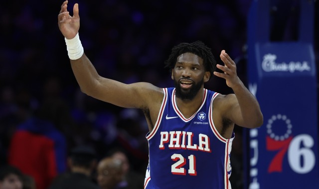 kaiyun-我要打球！恩比德上一场被“强制轮休” 明日比赛因病小概率出战