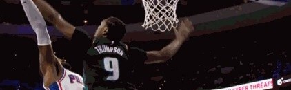 开云体育下载-干净好帽！奥萨尔篮下帽翻乔治被吹犯规 活塞挑战成功